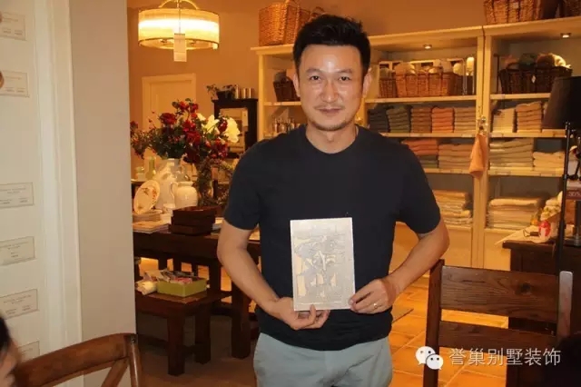 別墅張春來(lái)院長(zhǎng)拿出自己的作品藝術(shù)畫