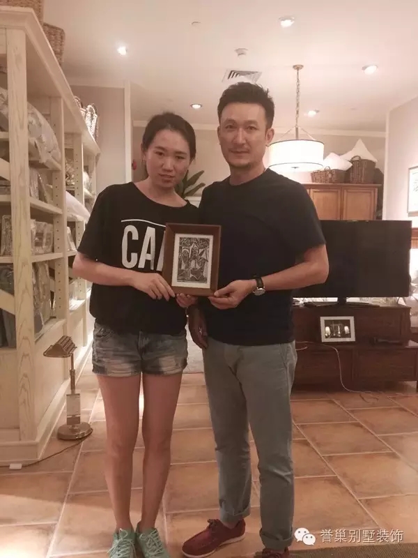 別墅設(shè)計(jì)師張春來(lái)院長(zhǎng)合影照