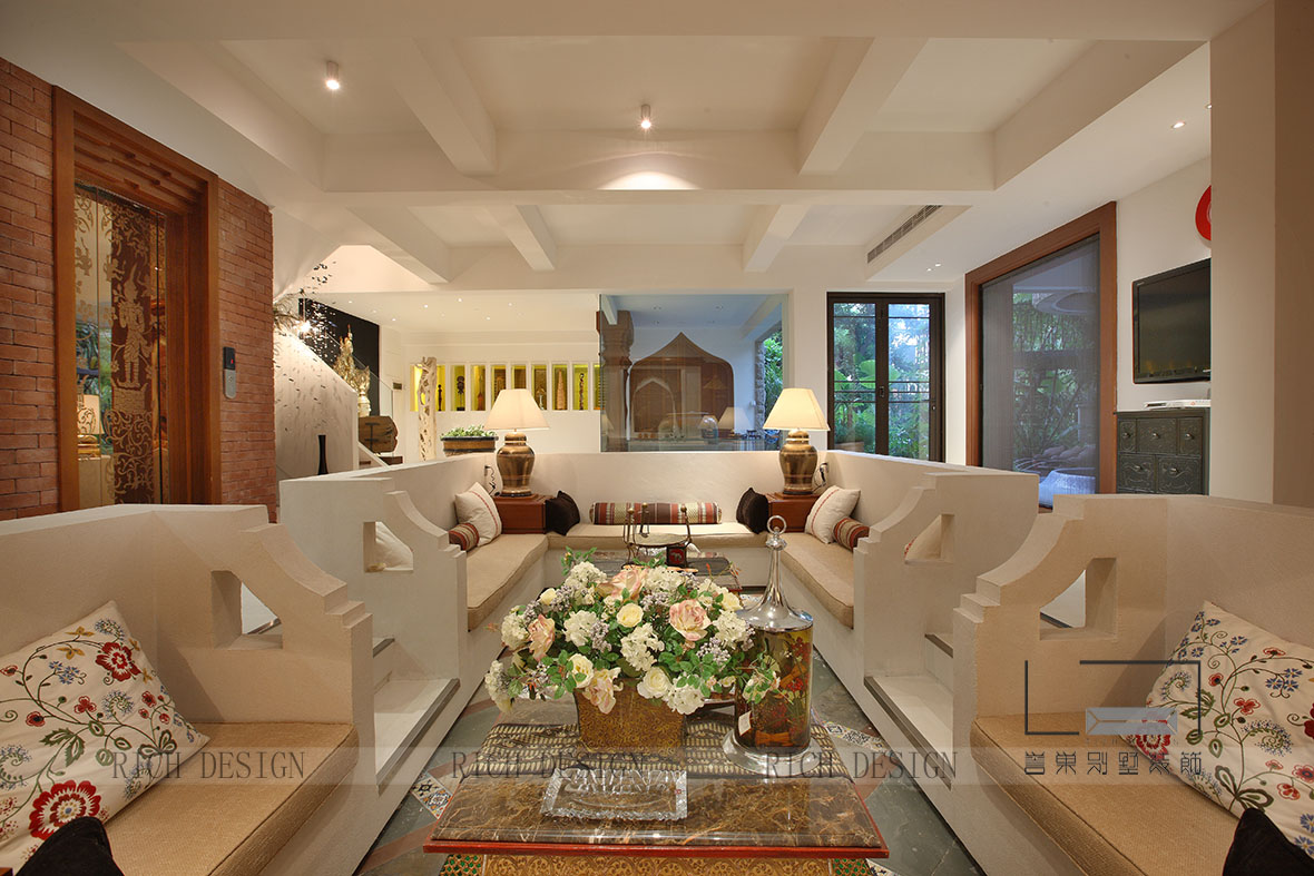 別墅東南亞會(huì)客廳裝修效果圖