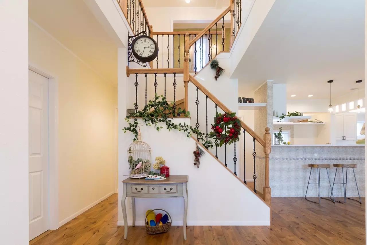 別墅裝修設(shè)計樓梯口