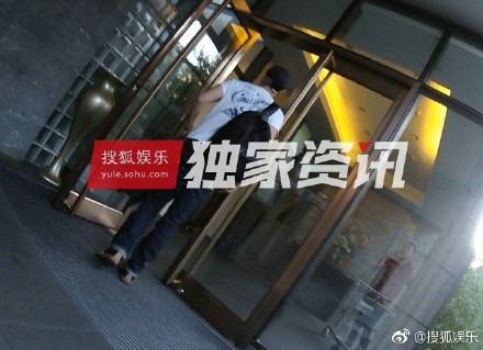 胡歌與神秘女北京豪宅相聚五小時(shí)，豪宅別墅裝修怎樣?