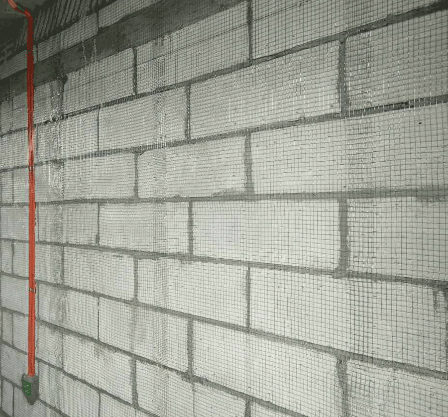 天鵝堡別墅現(xiàn)場裝修防護網(wǎng)