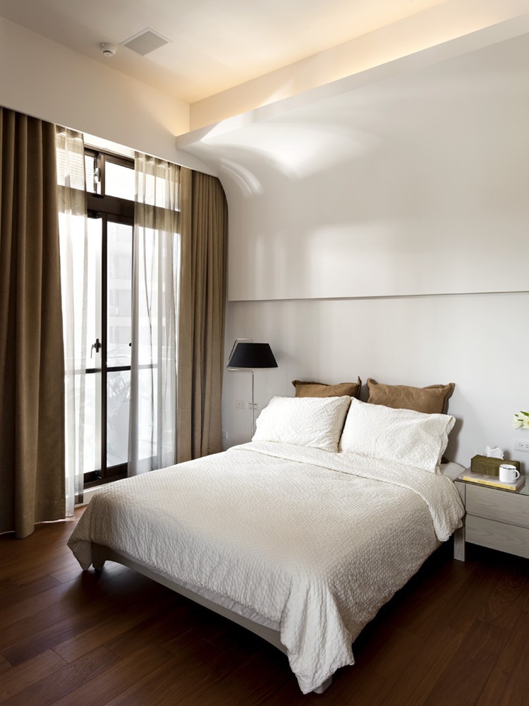 現(xiàn)代別墅主臥裝潢實景圖