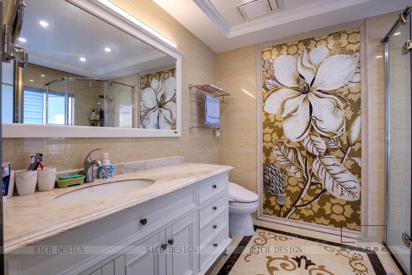 現代衛(wèi)生間裝飾效果圖