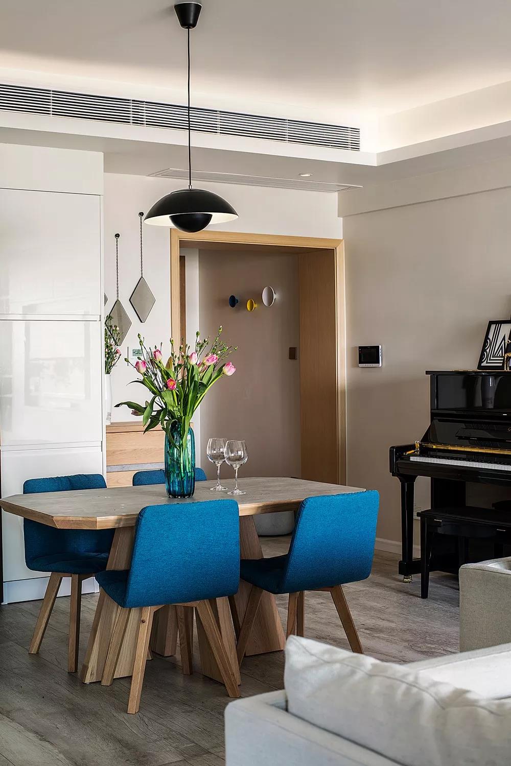 現(xiàn)代餐廳家裝設(shè)計(jì)實(shí)景圖