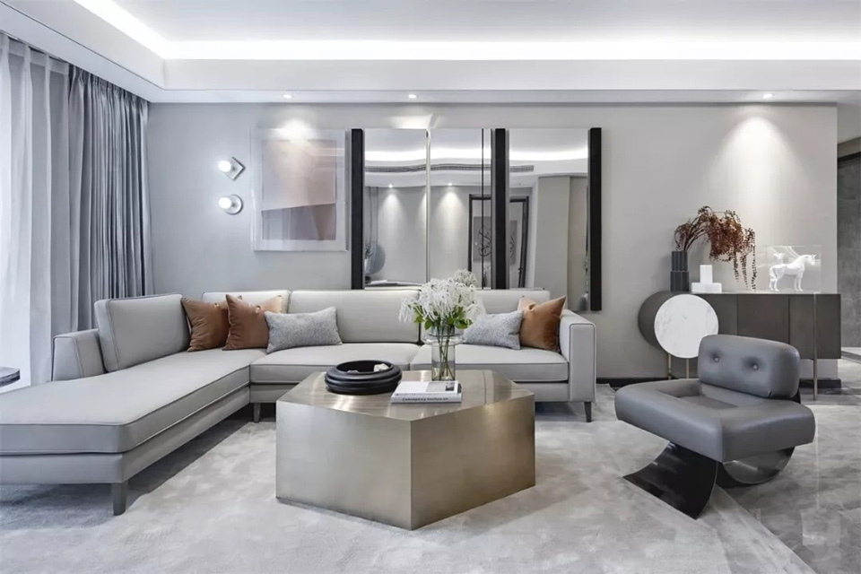 裝飾客廳擺放百合花